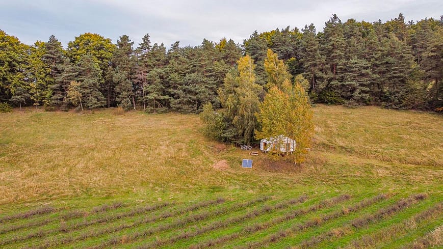 Jurta Andělka. Glamping pod Čertovou zdí, nedaleko Ještědu.
