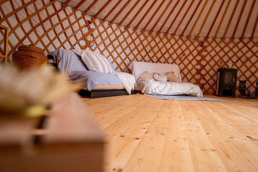 Interiér Andělky s dvěmi Futony pro pohodlné posezení a plnohodnotný spánek.